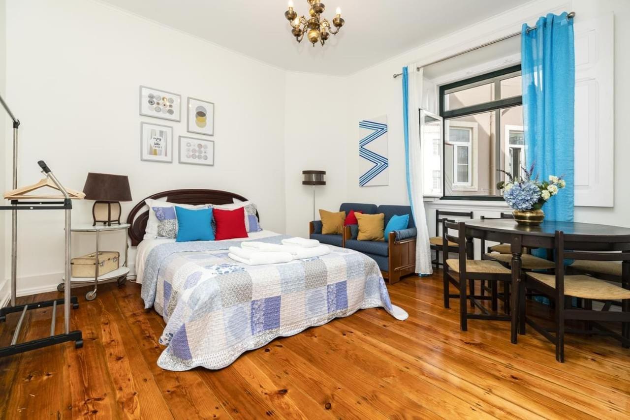 Retro M2 R4 - Lovely Double With Shared Bathroom Maison d'hôtes Lisboa