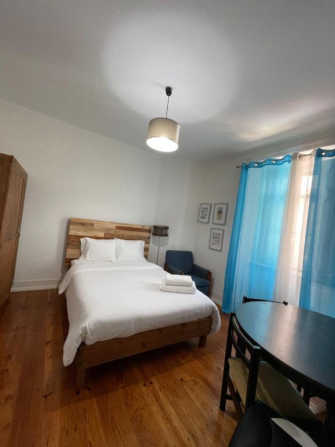 Retro M2 R4 - Lovely Double With Shared Bathroom Maison d'hôtes Lisboa